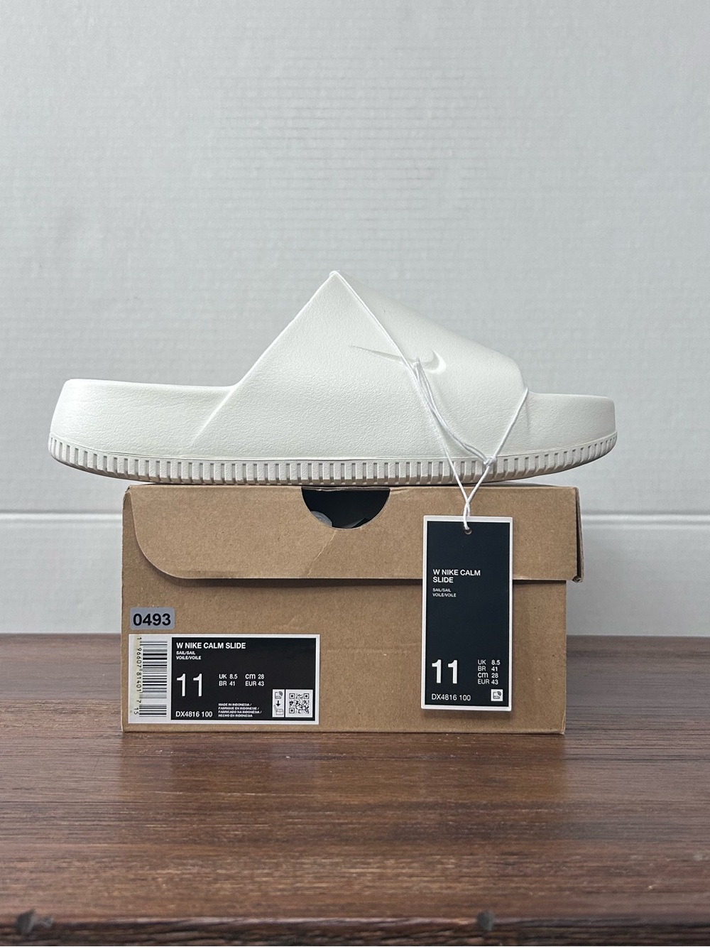 Nike Calm Slide Sail Women’s 11/Men’s 9.5